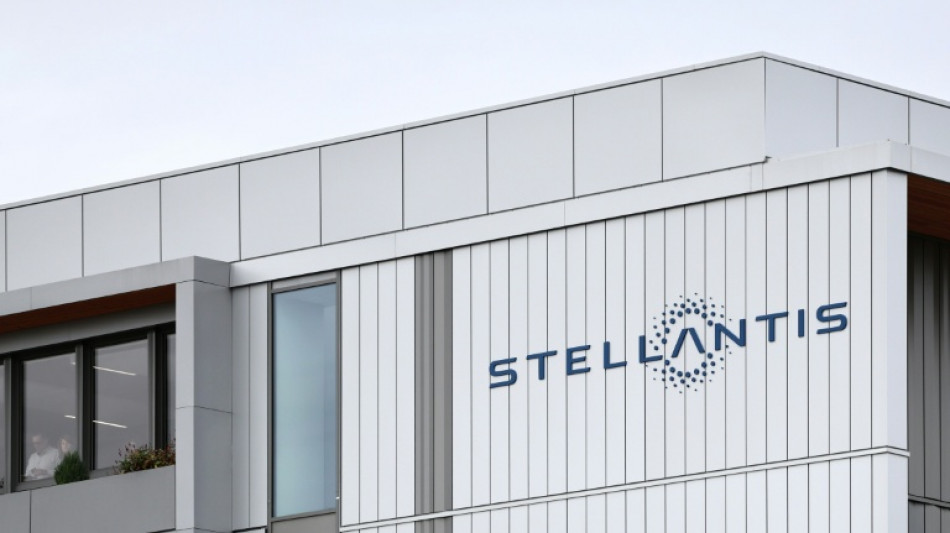 Stellantis passe des charges colossales apr&egrave;s avoir pris du retard dans l'&eacute;lectrique