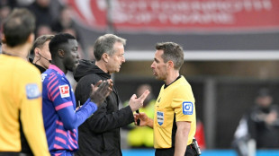 "Es ist unfassbar": Schiri-Frust in Leverkusen