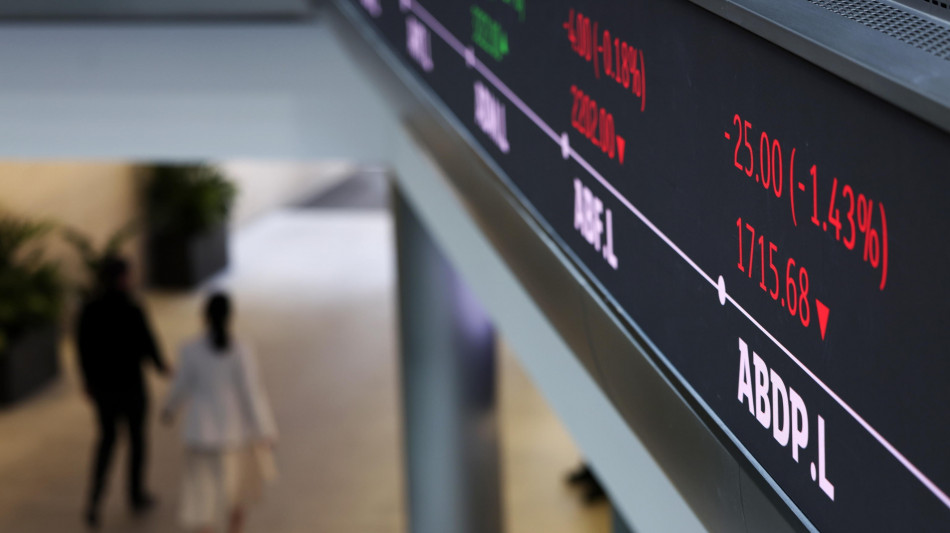 Borsa: Europa fiacca insieme a Wall Street, Milano -0,05%