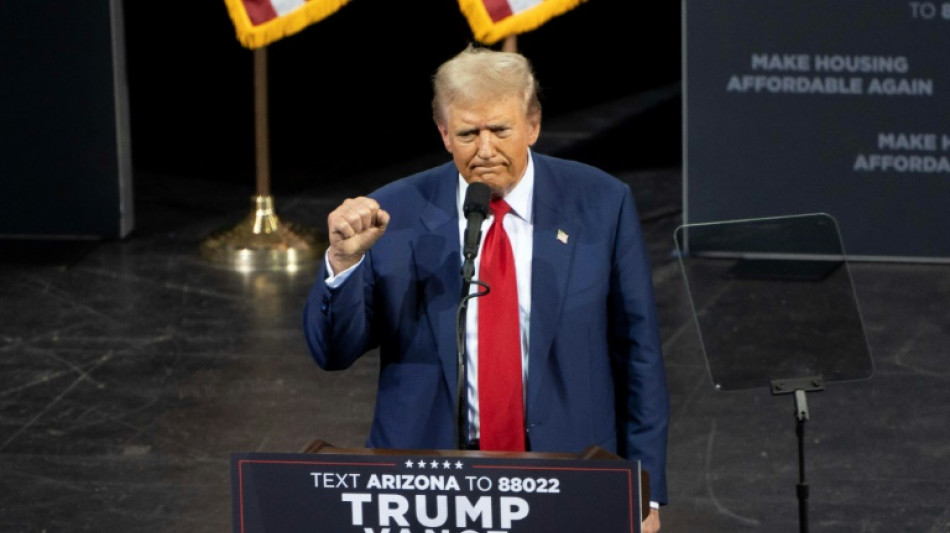 La campagne am&eacute;ricaine se poursuit sur fond de diatribes de Trump contre les migrants
