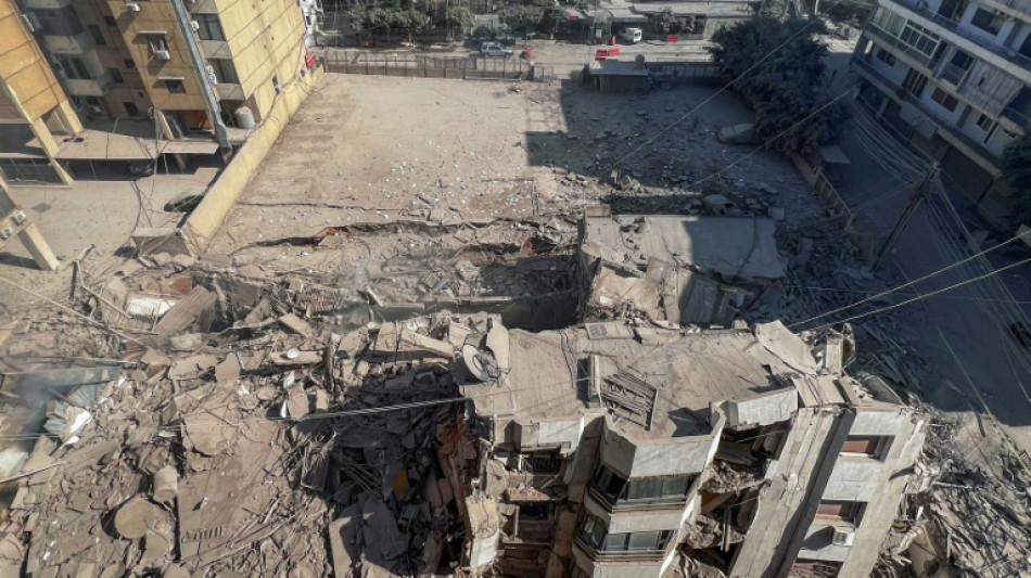 Sub&uacute;rbio sul de Beirute &eacute; alvo de intensos bombardeios israelenses