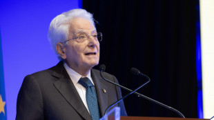 Mattarella al Papa,serve coesione per il bene comune e per il servizio delle persone