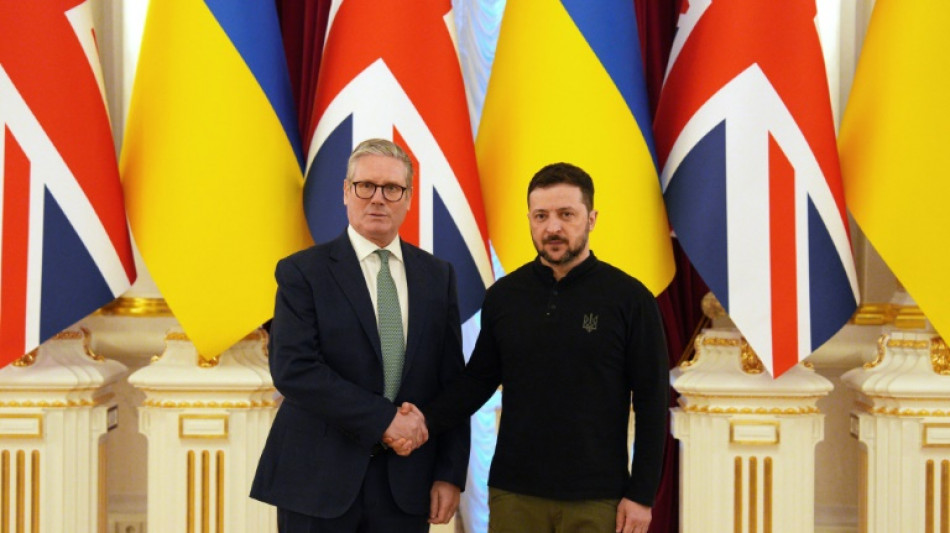 Explosions &agrave; Kiev pendant la visite de Starmer venu conclure un partenariat "sur 100 ans"