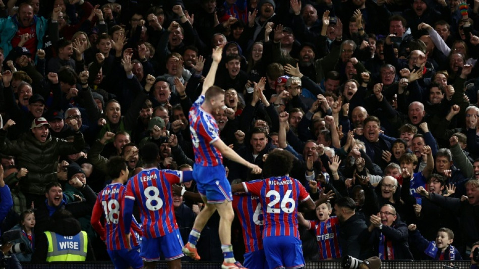 Crystal Palace vence Fulham com gol no fim e segue na zona da Champions