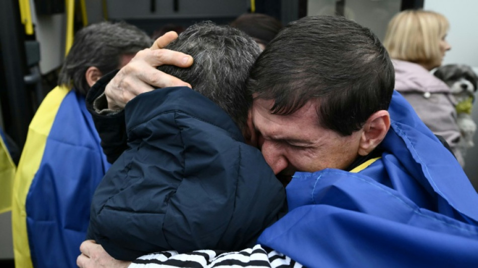 Forced to eat grass, Oleshky evacuees say truce was a 'blessing'