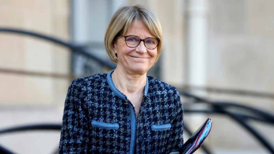 Eaux minérales: le gouvernement va saisir Bruxelles pour "connaître sa position", réfute tout "scandale d'Etat"