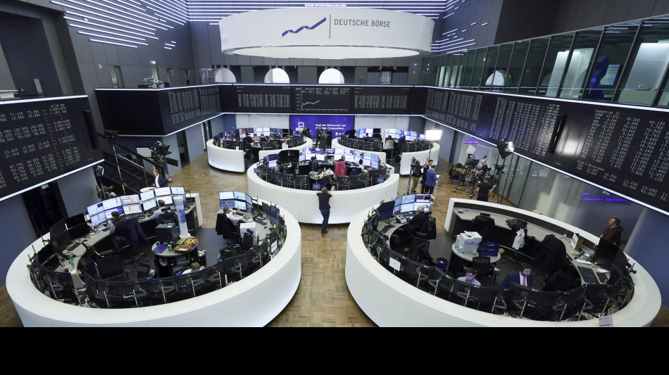 Borsa: l'Europa chiude in ordine sparso, Francoforte +0,64%