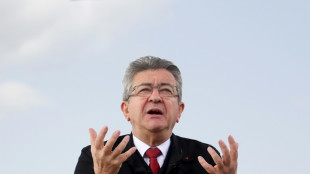 Pr&eacute;sidentielle: M&eacute;lenchon veut b&acirc;tir une "soci&eacute;t&eacute; d'entraide"