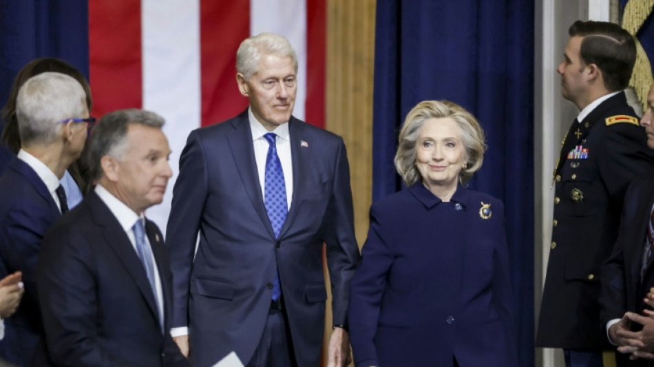 Bill e Hillary Clinton v&atilde;o depor em investiga&ccedil;&atilde;o do Congresso sobre Epstein