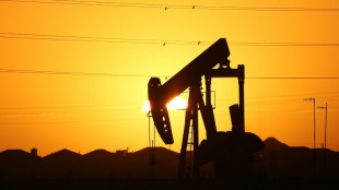 Oil prices fall as tensions ease, stocks advance
