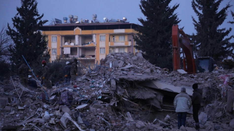 Al menos un muerto y decenas de heridos en una r&eacute;plica del sismo en Turqu&iacute;a