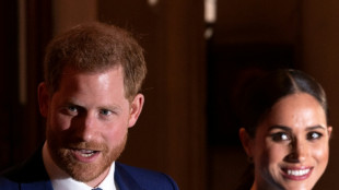Pr&iacute;ncipe Harry e fam&iacute;lia retornam ao Reino Unido