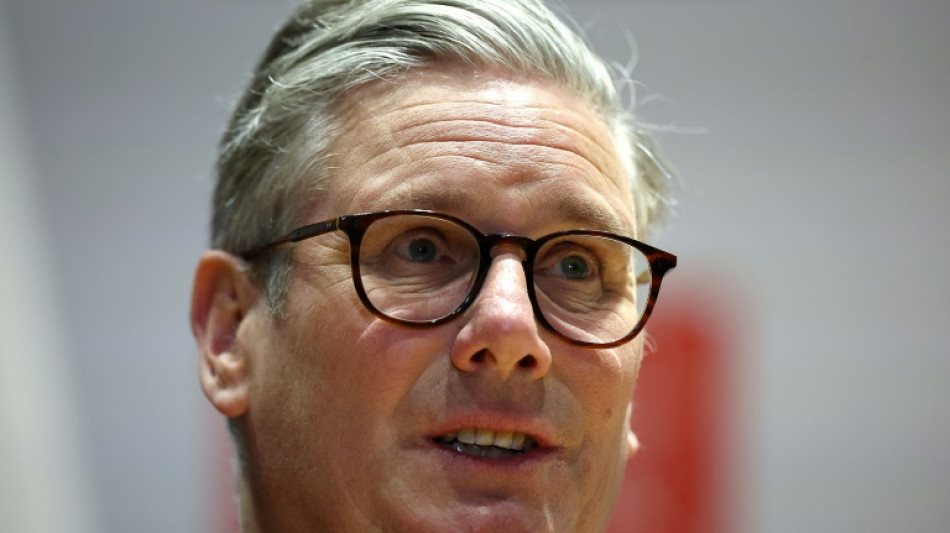 Sous pression, le gouvernement britannique dévoile un plan "radical" pour réduire l'immigration