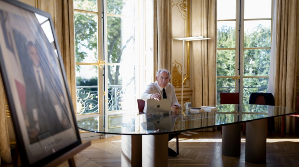 Vote de confiance: Bayrou fustige les oppositions, LR en ordre dispersé