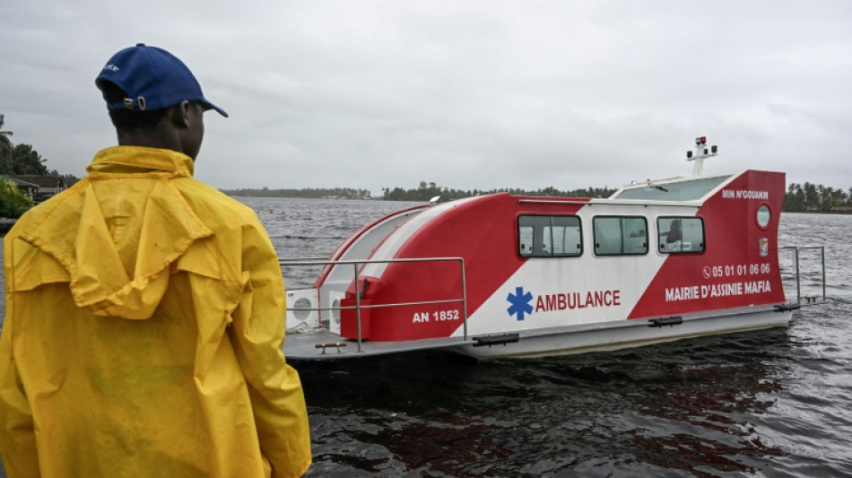 C&ocirc;te d'Ivoire: un bateau-ambulance pour l'acc&egrave;s aux soins des populations lagunaires