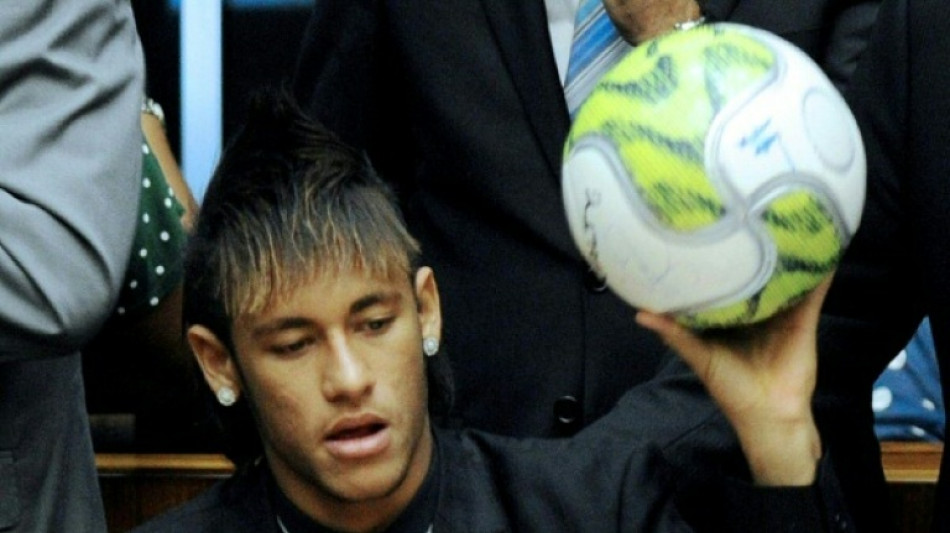 Putschversuch in Brasilien: 17 Jahren Haft für Dieb eines von Neymar signierten Fußballs