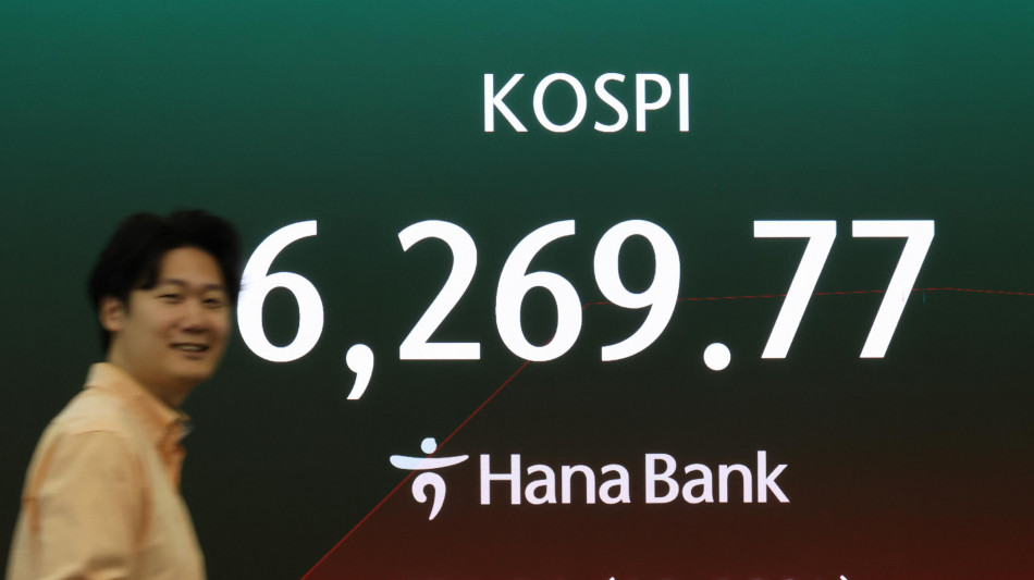 Borsa: vola l'Asia con i tecnologici, a Seul rialzo record del 18%