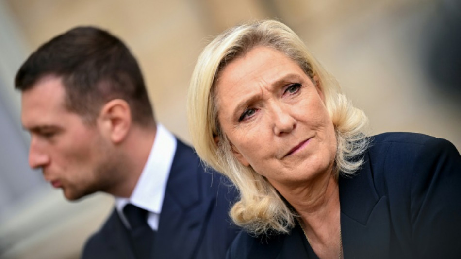 Frankreichs Rechtspopulisten bekräftigen Beteiligung an möglichem Regierungssturz