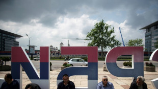 Tausende Menschen demonstrieren in Belgrad f&uuml;r die Regierung