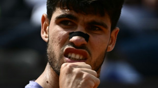Alcaraz sweeps past Draper and into Italian Open semis, Sabalenka falls