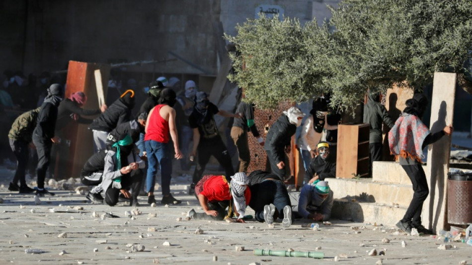 M&aacute;s de 150 heridos en disturbios en la Explanada de las Mezquitas en Jerusal&eacute;n