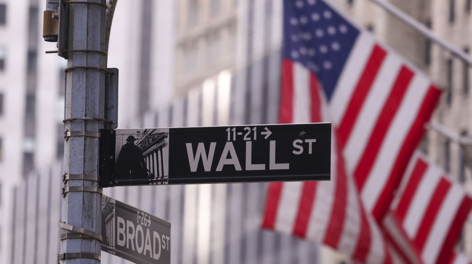 Wall Street apre positiva in vista dell'annuncio di Trump