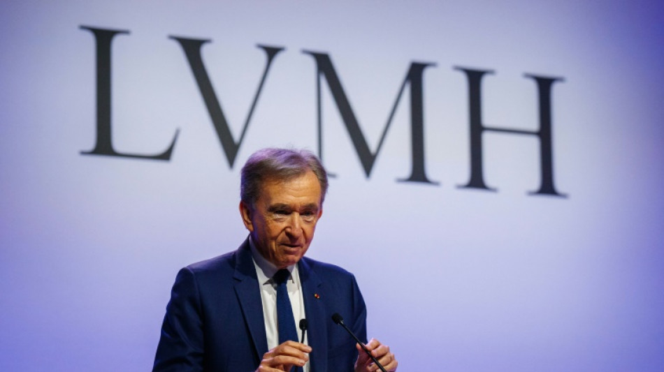 LVMH ralentit en 2024 et son PDG d&eacute;nonce une surtaxe en pr&eacute;paration