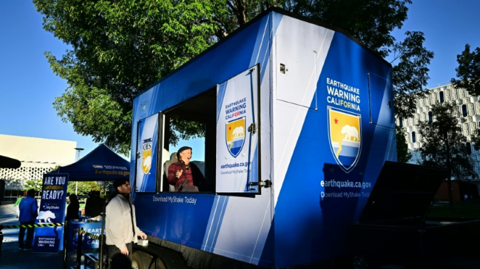 Un simulador de terremotos ayuda a los californianos a prepararse para El Grande