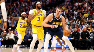 Lakers siguen sin ganar y caen al pozo del Oeste, Antetokounmpo barre a Nets