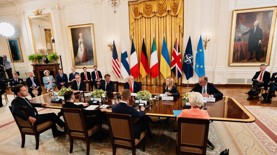 Trump, 'l'Europa &egrave; in grado di proteggere l'Ucraina'