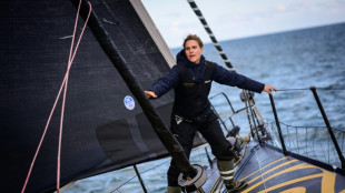 Vend&eacute;e Globe: A l'exp&eacute;rience, Clarisse Cr&eacute;mer "tient bon" dans le Pacifique