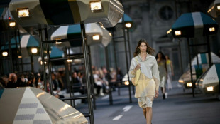Louis Vuitton cierra la Semana de la Moda de Par&iacute;s con un viaje al futuro