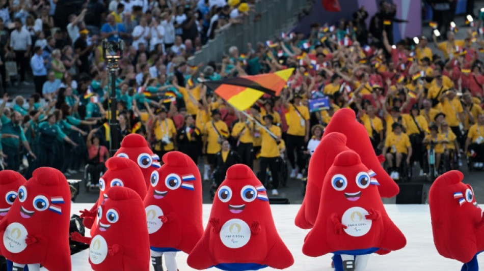 La mascotte Phryge, m&eacute;daille d'or des produits d&eacute;riv&eacute;s de Paris 2024