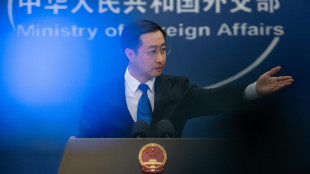 Cina, divieto Usa su viaggi da 12 Paesi nega cooperazione