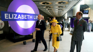 Apr&egrave;s quatre ans de retard, la nouvelle ligne de m&eacute;tro londonienne Elizabeth Line ouvre