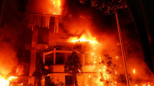 Incêndio provocado por manifestante no leste da Indonésia deixa 3 mortos