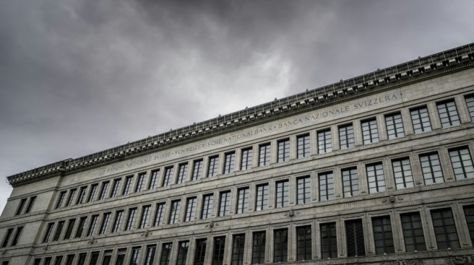 Schweizer Notenbank senkt Zinsen weiter - Britische und norwegische Institute z&ouml;gern
