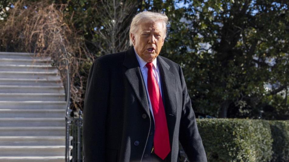 Trump, stop all'azione militare? Verificheremo se l'Iran ferma le uccisioni