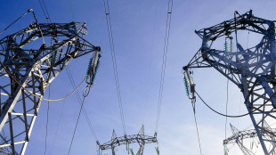 Bonus sociali, Arera alza a 9.796 euro la soglia Isee per acqua, luce, gas e rifiuti