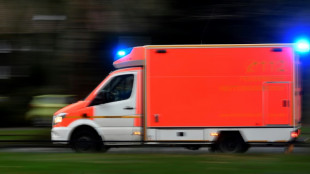 Ein Toter und drei Schwerverletzte nach Sturz von Br&uuml;stung