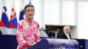L'ex commissaria Ue Vestager si reinventa testimonial di scarpe