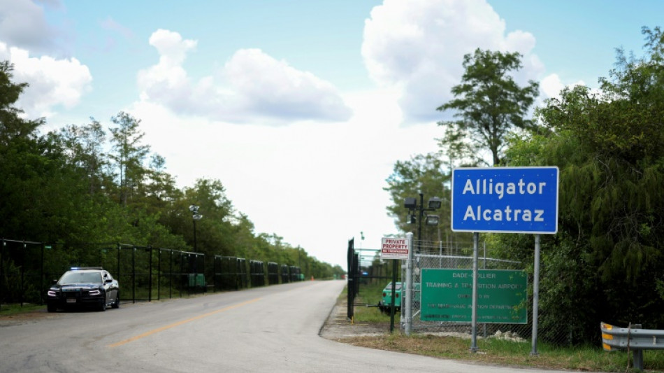 Juíza ordena desmantelamento da 'Alcatraz dos Jacarés' em 60 dias