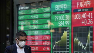 Borsa: l'Asia tiene in attesa di chiarezza sui dazi, bene Tokyo