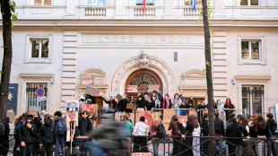 Un adolescente pierde una mano durante las protestas estudiantiles en Francia
