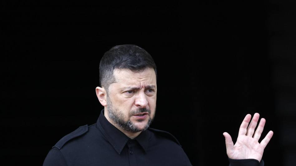 Zelensky, truppe straniere dopo guerra importanti per Kiev