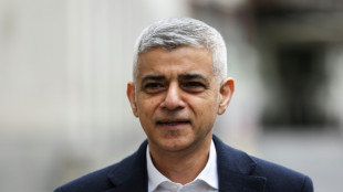 Conservadores brit&acirc;nicos sofrem rev&eacute;s nas elei&ccedil;&otilde;es locais