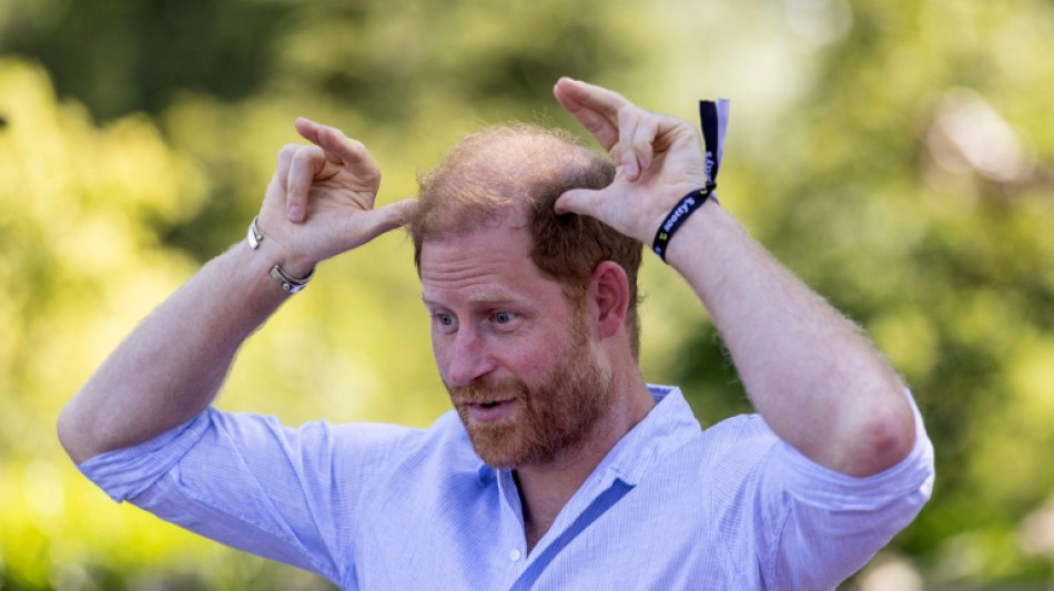 Kinder ganz fest in den Arm nehmen: Prinz Harry nimmt sich Mutter Diana zum Vorbild
