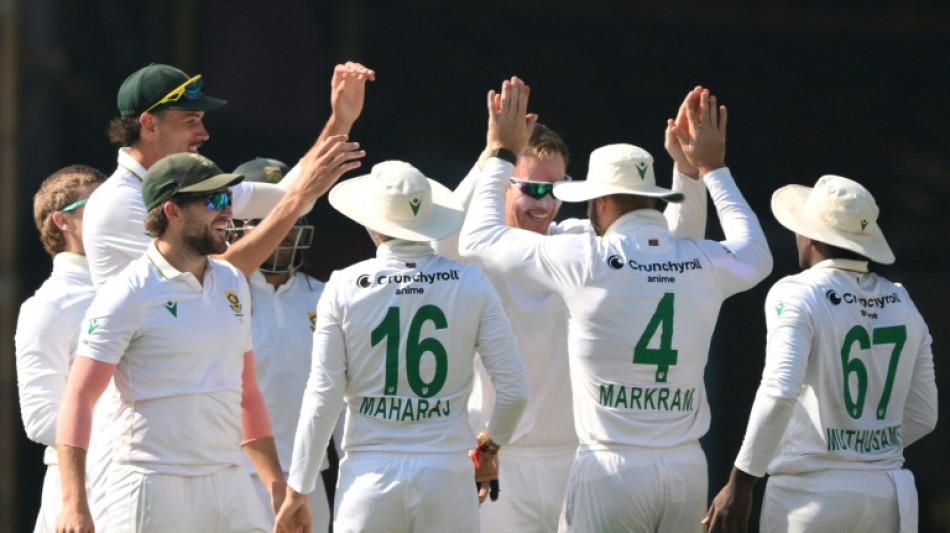 India 90-5 to put South Africa on cusp of 2-0 Test sweep