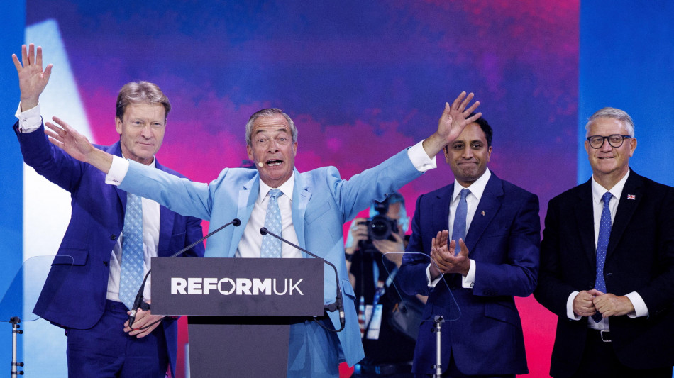 Farage sfida Burnham sul ritorno nell'Ue, 'rischia di subire uno shock'