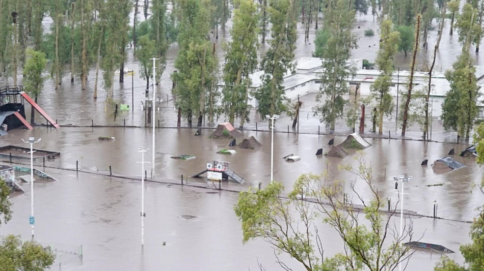 Argentina, disperse due sorelline nell'alluvione di Bah&iacute;a Blanca